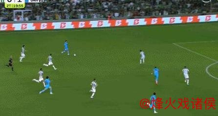 33岁内马尔狂飙:18分钟戴帽 逃离降级区!全队跪地庆祝 33岁内马尔狂飙:18分钟戴帽 逃离降级区!全队跪地庆祝