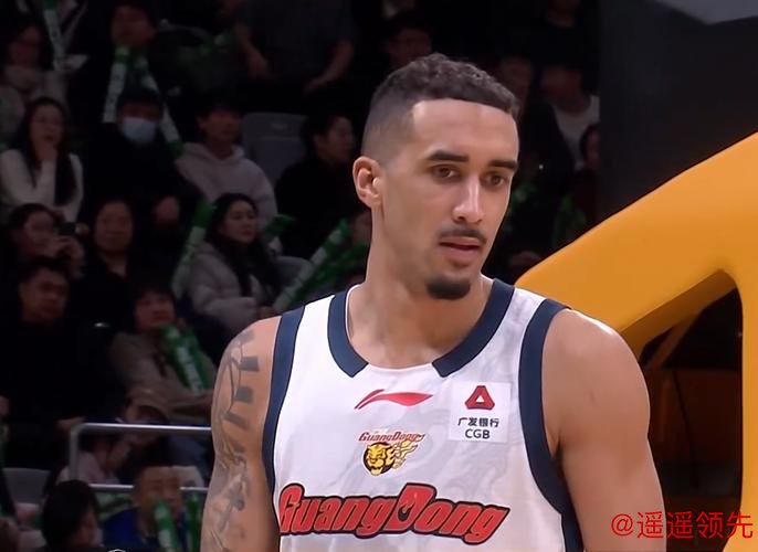 广东名记质疑CBA裁判:广东队做不行,为何其他球队做就可以 广东名记质疑CBA裁判:广东队做不行,为何其他球队做就可以